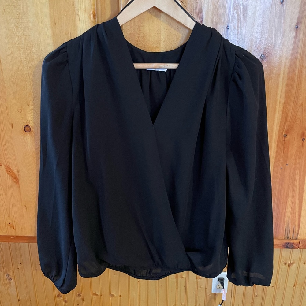 Black elodie blouse size medium
